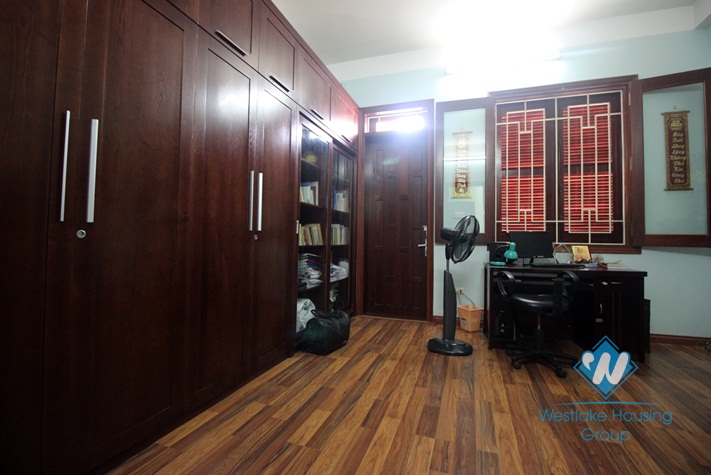 06 bedrooms, 06 bathrooms house for rent in Cau Giay district 